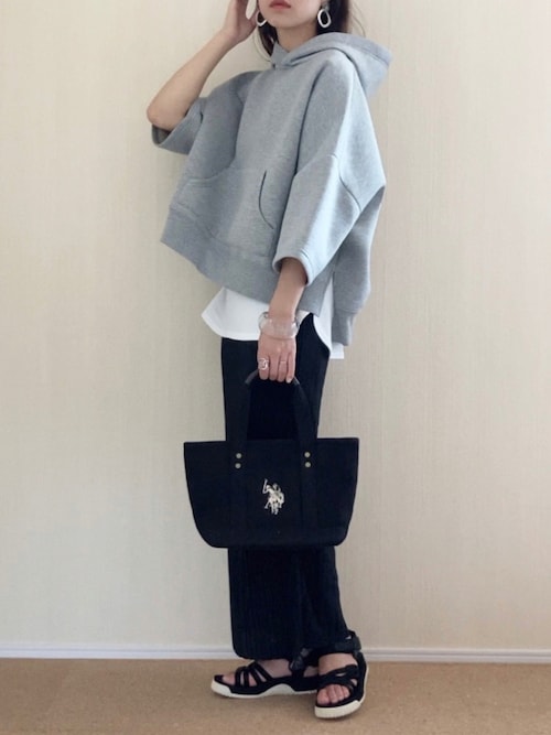 𝚍𝚊𝚛𝚊.さんのコーディネート