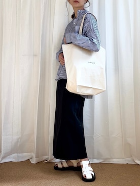「ビッグトート」｜「アイテム（スカート）」を使った、𝚍𝚊𝚛𝚊.さん（レディース・163cm）の春コーディネート