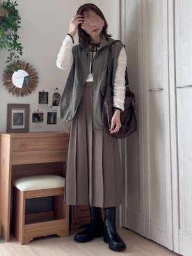 「アイテム（ベスト）」を使った、𝚍𝚊𝚛𝚊.さん（レディース・164cm）の秋コーディネート