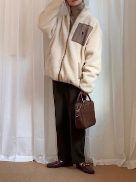 「センタープレスパンツ」｜「アイテム（ブルゾン）」を使った、𝚍𝚊𝚛𝚊.さん（レディース・163cm）の秋コーディネート