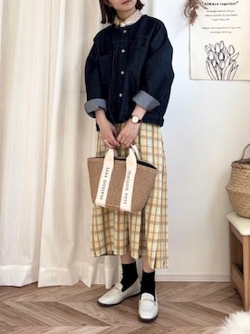 「アイテム（デニムジャケット）」を使った、𝚍𝚊𝚛𝚊.さん（レディース・163cm）の夏コーディネート