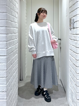 「FREE'S MART（フリーズマート）のアイテム（スウェット）」を使った、rikoさん（レディース・157cm）の春コーディネート