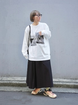 「LOWRYS FARM（ローリーズファーム）の【LFM(U)】フォトグラフィックロンＴ　 643224（Tシャツ/カットソー、ホワイト系）」を使った、まりんさん（レディース・156cm）の冬コーディネート