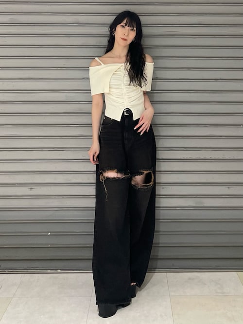 フロントボタンオフショルダーニット