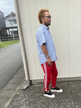 「アイテム（スラックス、レッド系）」を使った、kawakamiforeverさん（メンズ・176cm）の秋コーディネート