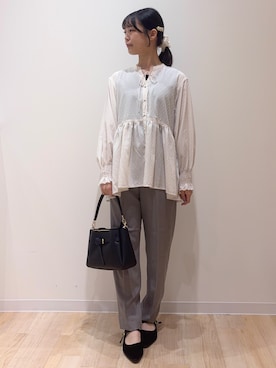 「grove（グローブ）のチュールクルーネックタンクトップ（タンクトップ、ブラック系）」を使った、Ayaneさん（レディース・156cm）の秋コーディネート