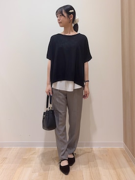 「grove（グローブ）の【防しわ/S-3L】美しいシルエットが続く テーパードパンツ（その他パンツ、グレー系）」を使った、Ayaneさん（レディース・156cm）の秋コーディネート