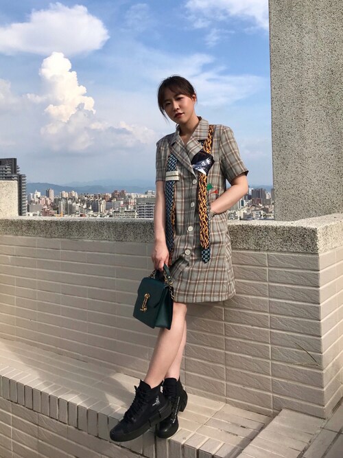 メタリックアクセント ターンロッククロスボディバッグ ファッション 