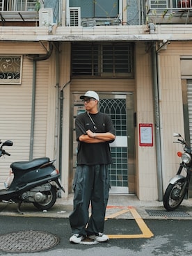 「STUSSY（ステューシー）のアイテム」を使った、AshWangさん（メンズ・176cm）の秋コーディネート