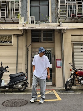 「アイテム（スウェットパンツ）」を使った、AshWangさん（メンズ・176cm）の夏コーディネート