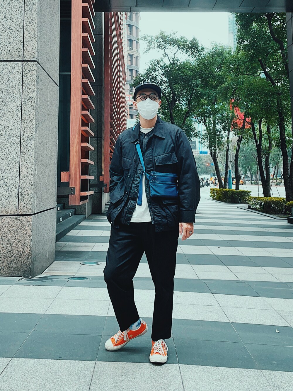 「whitemountaineering、ootd、UNIQLO、converse、born2wear、Taiwan」｜「CONVERSEの12/15（スニーカー、オレンジ系）」を使った、AshWangさん（メンズ・176cm）の冬コーディネートの1枚目の写真