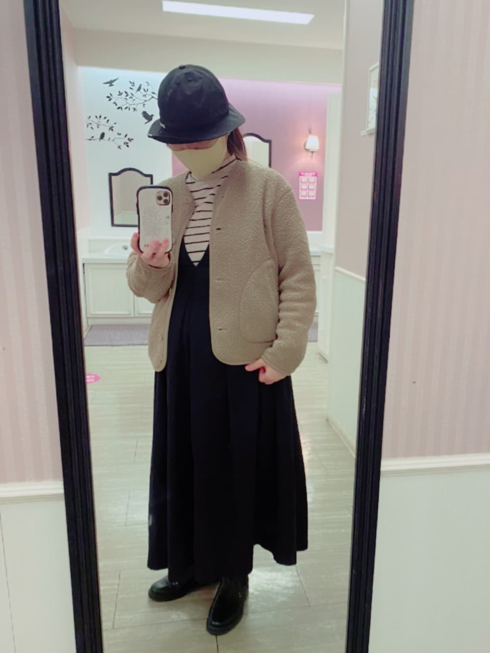 「Reebokの∴WEGO/Reebok ベクターロゴサファリハット（ハット、ブラック系）」を使った、ちゃむさん（レディース・154cm）の春コーディネートの1枚目の写真