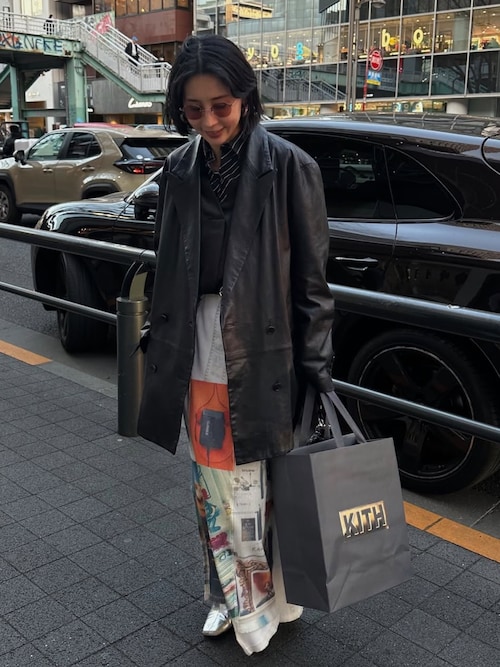 「Ameri（アメリ）のEMOTIONAL COLLAGE RIB SKIRT（スカート）」を使った、黒石奈央子さん（レディース・153cm）の冬コーディネート