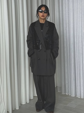 「アイテム（ベスト）」を使った、黒石奈央子さん（レディース・153cm）の秋コーディネート