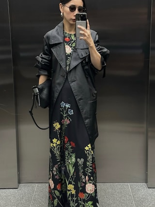 「Ameri（アメリ）のESMERALDA IN FULL BLOOM DRESS（ワンピース）」を使った、黒石奈央子さん（レディース・153cm）の秋コーディネート
