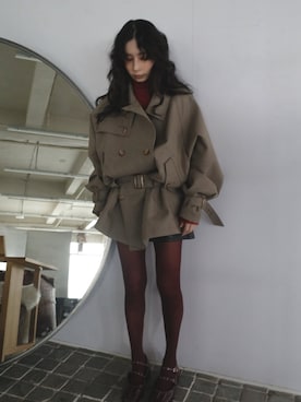 「アイテム（トレンチコート）」を使った、黒石奈央子さん（レディース・153cm）の秋コーディネート