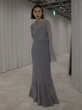 「Ameri（アメリ）のHEM FRILL WIDE RIB KNIT DRESS（ドレス）」を使った、黒石奈央子さん（レディース・153cm）の春コーディネート