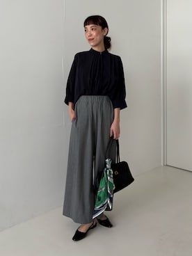 「アイテム（バンダナ/スカーフ）」を使った、ayaka kawaharadaさん（レディース・164cm）の秋コーディネート