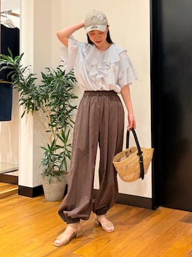 「URBAN RESEARCH(アーバンリサーチ)のハーフスリーブラッフルブラウス(シャツ/ブラウス、ブルー系)」を使った、ayaka kawaharadaさん(レディース・164cm)の夏コーディネート