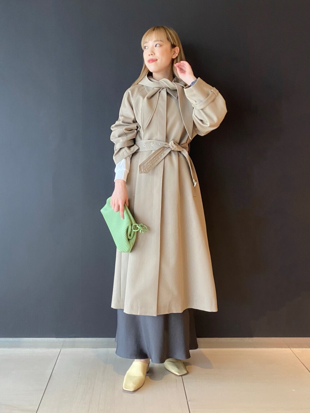 「URBAN RESEARCH、URBAN RESEARCH ROSSO、ROSSO、フードコート、フード、ウールコート、ベージュ、春アウター、SEEALL、アウター、スプリングコート、春、カジュアル、インポート」｜「SEEALLのアイテム（ジャケット/アウター、ベージュ系）」を使った、ayaka kawaharadaさん（レディース・164cm）の冬コーディネートの1枚目の写真