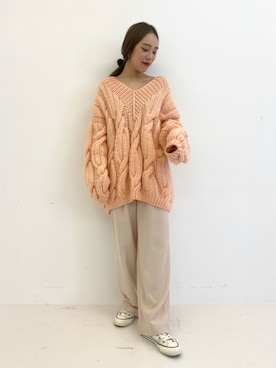 「ボリュームニット」｜「アイテム（スニーカー）」を使った、ayaka kawaharadaさん（レディース・164cm）の秋コーディネート