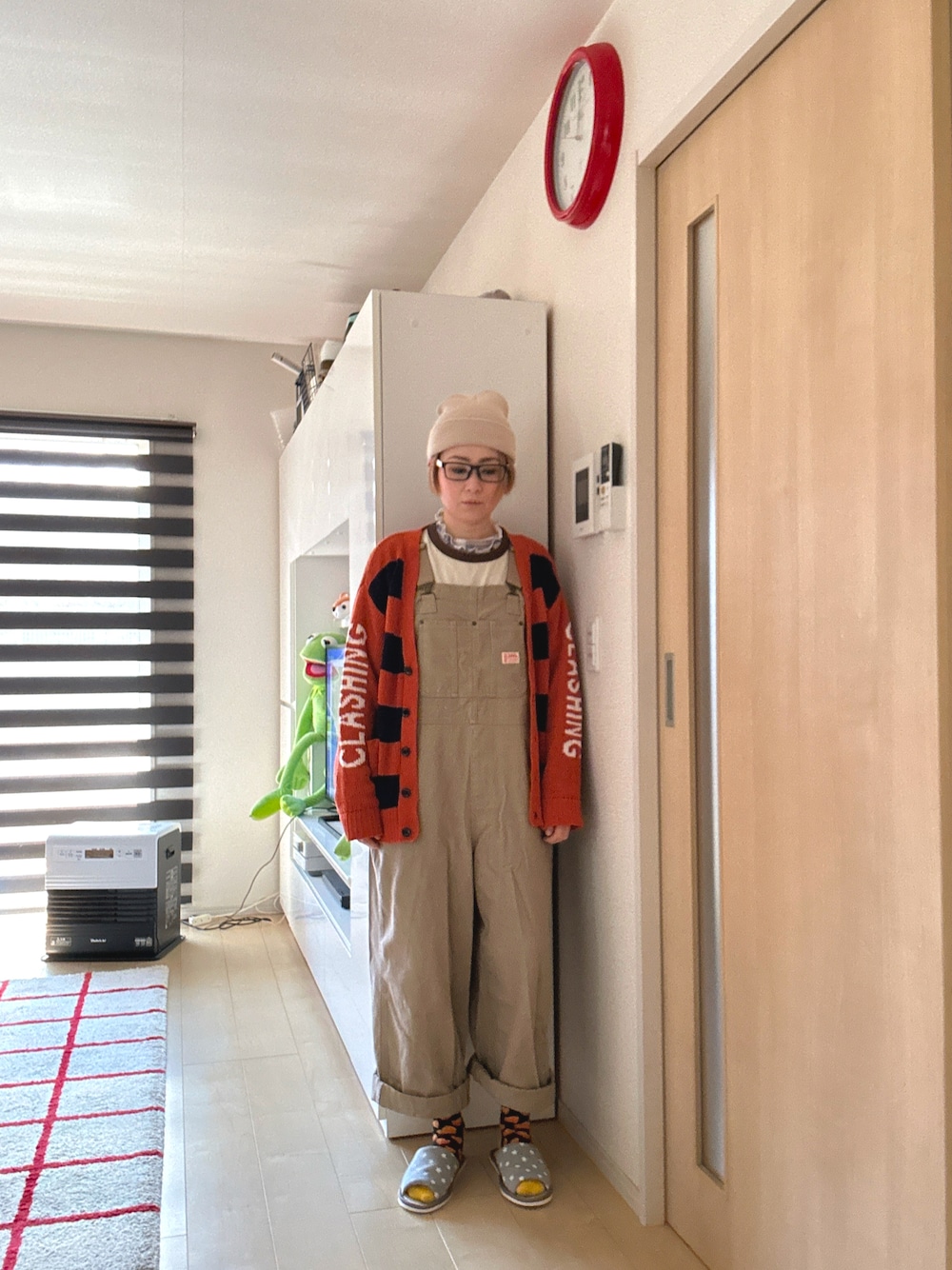 「ゆるコーデ、オーバーオール、あたたかい日、休日スタイル、しまむら、UNIQLO」｜「Happy SocksのHappy Socks Cheese Sock（ソックス/靴下、イエロー系）」を使った、あゆぽさん（レディース・160cm）の春コーディネートの1枚目の写真
