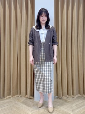 「ROPE'（ロペ）のリネンノーカラージャケット/セットアップ対応（ノーカラージャケット、ブラウン系）」を使った、スタッフさん（レディース・162cm）の春コーディネート
