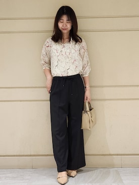 「COUP DE CHANCE（クードシャンス）の【手洗い可/通勤服】シアーローン花柄ブラウス（シャツ/ブラウス、ホワイト系）」を使った、yukaさん（レディース・170cm）の春コーディネート