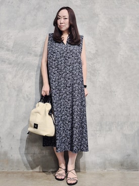 「THE SHOP TK （ザ ショップ ティーケー ）の大人のリゾートムード 小花柄ワンピース（ワンピース、ブラック系）」を使った、ひさえさん（レディース・169cm）の夏コーディネート