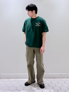 「Dessin（デッサン）のロゴ刺繍ミニ裏毛Tシャツ（Tシャツ/カットソー、グリーン系）」を使った、takeruさん（メンズ・175cm）の秋コーディネート