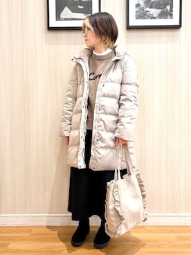 「SHOO・LA・RUE（シューラルー）の【洗濯機可/撥水】フェイクファーフード ロングダウン（ダウンジャケット/コート、ベージュ系）」を使った、ユ（yu）さん（レディース・161cm）の冬コーディネート