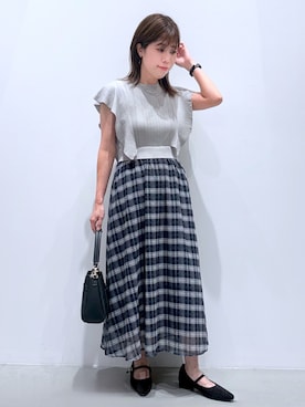 「grove（グローブ）の【低身長さんも選べる着丈・洗濯機◎】1枚で華やか 肩フリルニットドッキングワンピース（ワンピース、グレー系）」を使った、ＷＡさん（レディース・152cm）の秋コーディネート