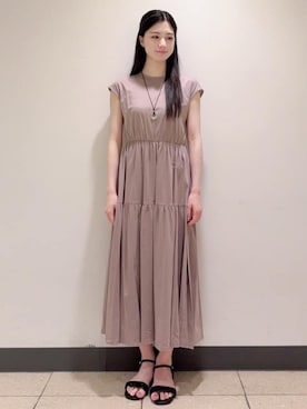 「UNTITLED（アンタイトル）の【ティアード/洗える】コットンロングワンピース（ワンピース、ベージュ系）」を使った、まこさん（レディース・158cm）の夏コーディネート