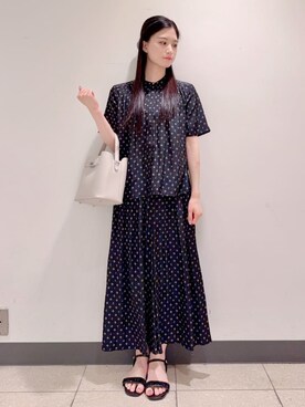 「UNTITLED（アンタイトル）の【セットアップ可/リラクシー/通勤】スクエアジオメ柄ブラウス（シャツ/ブラウス、ブラック系）」を使った、まこさん（レディース・158cm）の夏コーディネート