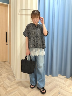 「SHOO・LA・RUE（シューラルー）の【体型カバー/洗濯機可】二の腕とお腹周りが隠せる シアーペプラムブラウス（シャツ/ブラウス、ブラック系）」を使った、Ikumiさん（レディース・155cm）の夏コーディネート
