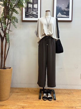 「SHOO・LA・RUE（シューラルー）の【ひんやり/UV】お袖レースが上品 ゆったりとろみトップス（Tシャツ/カットソー、ベージュ系）」を使った、maiさん（レディース・158cm）の夏コーディネート