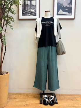 「SHOO・LA・RUE（シューラルー）の【ひんやり/洗濯機可/S-LL】オンにもオフにも マルチに使えるボタンレスカーディガン（カーディガン/ボレロ、ホワイト系）」を使った、maiさん（レディース・158cm）の夏コーディネート