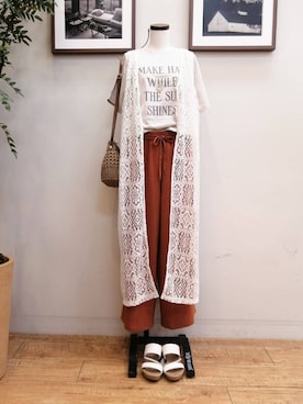 「SHOO・LA・RUE（シューラルー）の【S-LL】羽織るだけでサマ見え レース風の柄が華やかなロングジレ（ベスト、ホワイト系）」を使った、maiさん（レディース・158cm）の夏コーディネート
