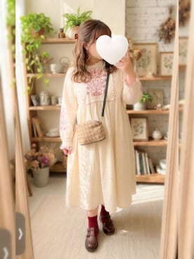 「Samansa Mos2（サマンサ モスモス）の【S/Mサイズ】配色刺繍ワンピース（ワンピース、ホワイト系）」を使った、778minnieさん（レディース・155cm）の春コーディネート