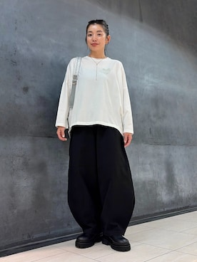 「ZUCCa（ズッカ）のEMBOSSバッグ（バックパック/リュック、シルバー系）」を使った、ZUCCa OFFICIALさん（レディース・154cm）の秋コーディネート