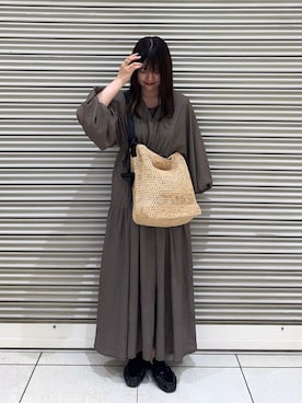 「russet（ラシット）のインド製ラフィアワンショルダーバッグ（ショルダーバッグ、ベージュ系）」を使った、Nozomiさん（レディース・161cm）の春コーディネート