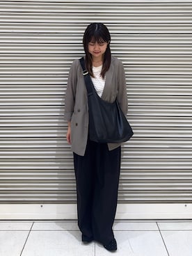 「russet（ラシット）の【通勤】レザーホーボーバッグ L（ショルダーバッグ、ブラック系）」を使った、Nozomiさん（レディース・161cm）の夏コーディネート