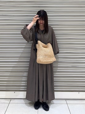 「russet（ラシット）のインド製ラフィアワンショルダーバッグ（ショルダーバッグ、ベージュ系）」を使った、Nozomiさん（レディース・161cm）の夏コーディネート