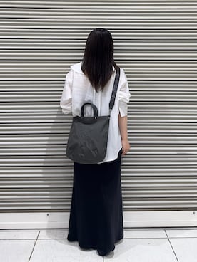 「russet（ラシット）のスリム2WAYトートバッグ <コーデュラナイロン>(CE-1404)（トートバッグ、グレー系）」を使った、Nozomiさん（レディース・161cm）の夏コーディネート