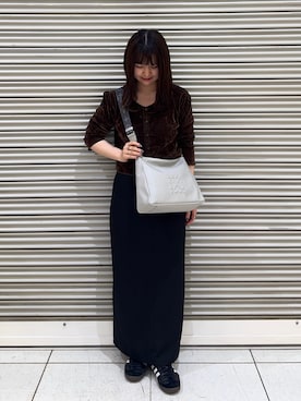 「russet（ラシット）のエンボスモノグラム2WAYショルダーバッグ（ショルダーバッグ、グレー系）」を使った、Nozomiさん（レディース・161cm）の春コーディネート