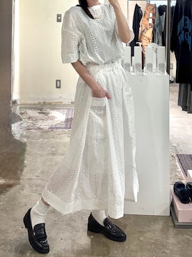 「Vincent et Mireille（バンソンエミレイユ）のVincent et Mireille/バンソンエミレイユ BOAT NECK BLOUSE ブラウス パンチングレース 2026年春夏（シャツ/ブラウス、ホワイト系）」を使った、tani《骨格ナチュラル》さん（レディース・162cm）の春コーディネート