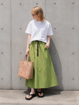 「OJO DE MEX（オホデメックス）のOJO DE MEX/オホデメックス Plastico CAGO Tote Chico カゴバッグ ハンドバック バケットバッグ バスケット 2026年春夏（かごバッグ、ホワイト系）」を使った、tani《骨格ナチュラル》さん（レディース・162cm）の夏コーディネート