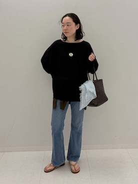 「FRAMeWORK（フレームワーク）のルーズフレアデニムパンツ（デニムパンツ、ブルー系）」を使った、arisaさん（レディース・164cm）の春コーディネート