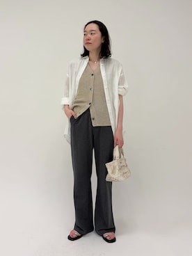 「FRAMeWORK（フレームワーク）のコンパクトインレーパンツ（スウェットパンツ、グレー系）」を使った、arisaさん（レディース・164cm）の春コーディネート