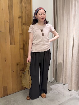 「FRAMeWORK（フレームワーク）のアイテム（トップス）」を使った、arisaさん（レディース・164cm）の夏コーディネート